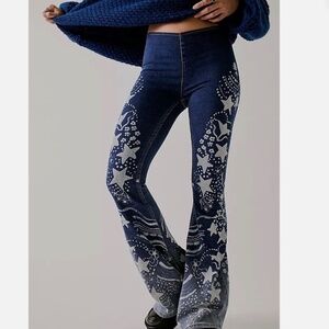 NWT! Anna Sui for Free People pull on flare leg pants with free tee. Size 28.